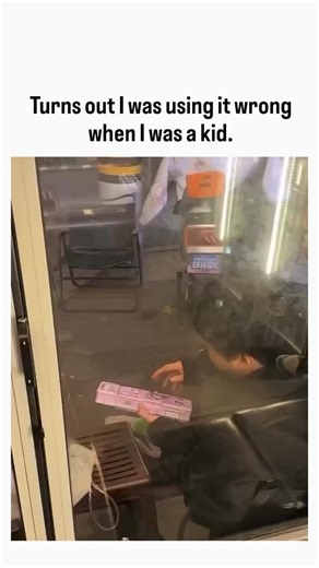 global trending hubb on Instagram: "The post features a video demonstrating a pop-up pencil case that expands from a flat box into a multi-tiered organizer for stationery, surprising the author who used similar ones flat as a child. Replies evoke nostalgia, with users in Indonesian sharing memories of childhood pencil cases, turning the thread into a communal reminiscence. With 1.1 million views and 3,600 likes in under a day, the content taps into relatable "mind-blown" moments, boosting shares