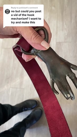 Vintage Handclasp Belt: A 1970s Style Guide