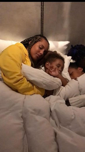 773K views · 32K reactions | PSA to all parents  these kids definitely run our lives 藍藍藍藍 | Alicia Keys | Facebook