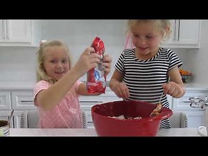 Elle and Olivia's Kitchen ~Easy Fall Muffins! (yellow cake mix + can of pumpkin)