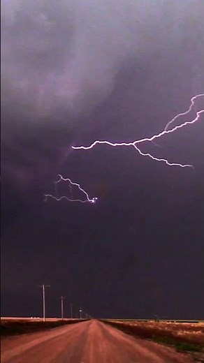 EPIC supercell near Leoti, Kansas! This storm formed in a small pocket of enhanced wind shear.