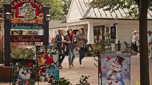 Experience a relaxing day of shopping with friends and family at Kitchen Kettle! Start your day with a delicious latte from the Roasted Rooster or a tasty breakfast the the Kling House Restaurant. The spend the day exploring and shopping 🎁🥰 https://www.kitchenkettle.com/index.asp | Kitchen Kettle Village