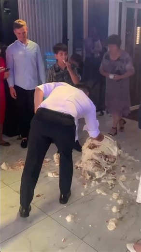 EPIC Wedding Cake Fail! Bride's Reaction Is Priceless #shorts