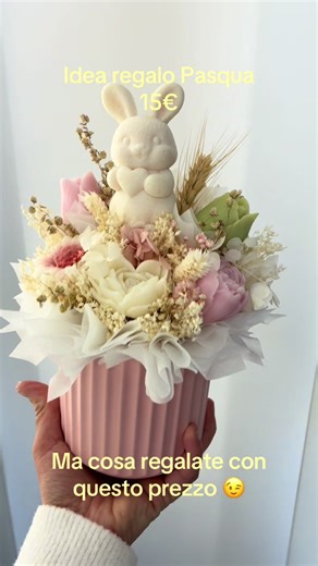 Ti stai ancora chiedendo cosa regalare a Pasqua o che pensiero fare alle maestre? Ecco per te un’idea regalo che farà contenti tutti e soprattutto te per il prezzo 🫰 😉 #idearegalo #candele #pasqua #creativa #minibouquet
