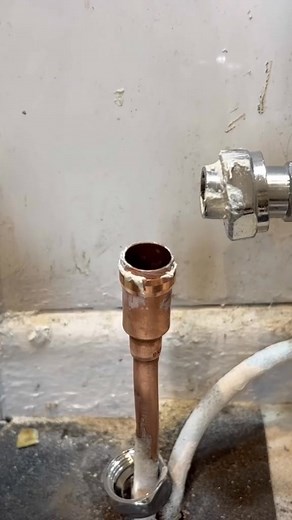 72K views · 240 reactions | How to change a radiator valve swap from 8mm to 15mm! #asmr #plumbing #toolbag #pipes #tools #cleancop | Buidingmen USA | Facebook