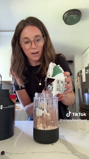 My summer smoothie obsession 1 cup @fairlife chocolate milk 1/2 5.3 oz container Greek yogurt, i used @siggisdairy 1/2 frozen banana 1 Tbsp peanut butter 1/4-1/2 cup wild, frozen blueberries 1/2 date Cinnamon to taste #smoothie #nutritiontips #smoothierecipes #protein #nutrition #dietitian #dietitiansoftiktok