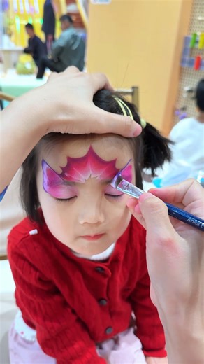 Anka Bella | Watch her transform into a mermaid princess in seconds! 🧜‍♀️✨ From a simple look to a magical shell crown, it’s pure ocean magic! Perfect... | Instagram