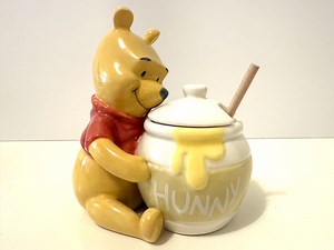 Disney Winnie the Pooh Ceramic Honey Pot With Pooh – Hallmark Collectible - Etsy Canada