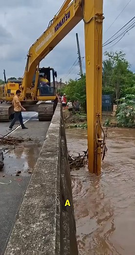 211K views · 868 reactions | River Cleaning by Excavator. #rivercleaning #excavatorwork #floodprevention #heavyequipment #bridgeoperation | Doraya Jennings | Facebook
