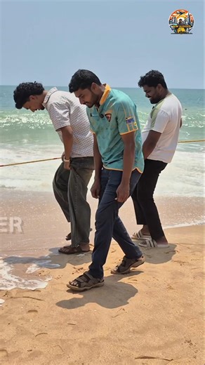 கடலில் நண்பர்களுடன் விளையாடுவதை மிகப்பெரிய சந்தோஷம்🤩|#friends #fun #specialfriends #friendship