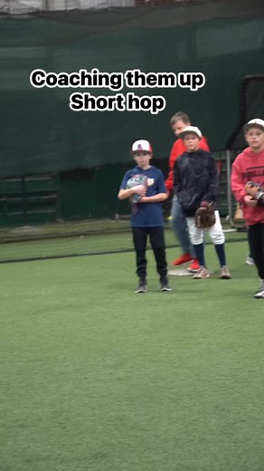 Fingers back allows for a better pocket. #infielder #shorthop #glovework | MoyStyle Baseball