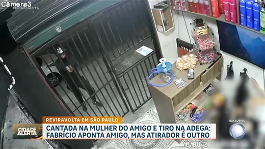 Um homem que foi vítima de um ataque a tiros em sua adega, em SP, foi preso por matar o suposto atirador anos depois do atentado. Em depoimento à polícia, Fabrício, o dono da adega atacada e suspeito pela morte de Igor, explicou a reviravolta. #CidadeAlerta | Cidade Alerta