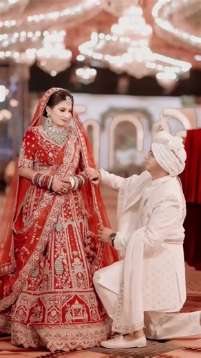 Bride and groom poses for wedding photo shoot #trending#poses #wedding#viralpics#candid photograph