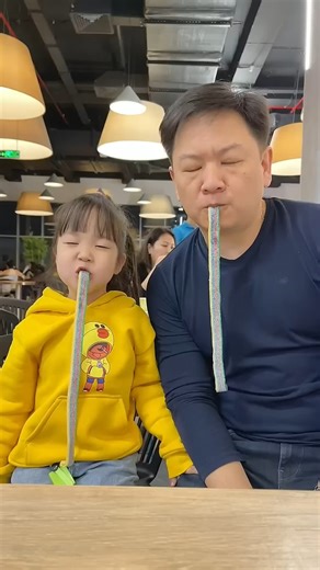 Dad will do everything for his daughter to win 🥰😍 #funny #shorts