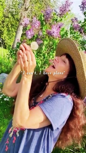 It’s here! 🎉 Day 1 of our FREE 2026 Virtual Herbalism Conference is officially in full swing today and we couldn’t be more excited about it! After yesterday’s Opening Ceremony, we couldn’t feel more ✨whole ✨Our ceremony hosts, Amber Meyers and Lindsey Feldpausch, shared this year’s theme of wholeness and what that means in the plant community. If you happened to miss this incredible start to the week, you can now purchase the VIP ticket to access any of the sessions whenever you’d like; herbal 