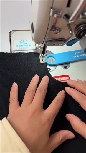 "Complete Guide to Clothing Techniques" "Making Clothes" "Daily Life in a Garment Factory"