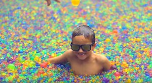 This is What Happens When You (or Your Kiddo) Jump Into a Pool Full of Orbeez