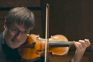 Check out this terrifyingly dramatic excerpt of Shostakovich from Quatuor Danel - read more about the group's history with the Shostakovich string quartet cycle here: https://trib.al/tyXyAKf Accentus Music #moredownbow | The Strad