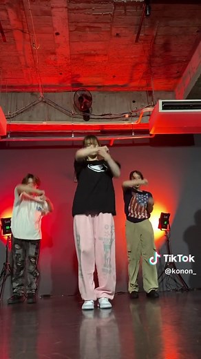 ストレイキッズの「Chk Chk Boom」ダンス完全ガイド