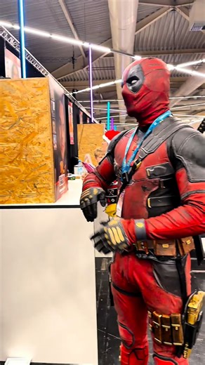Mr.Pool on Instagram: "Shake my hand in charcter - Star Edition ⭐️ #deadpool #deadpoolcosplay #stars #actor #gfcc2025 #germanfilmcomiccon2025 #gfcccreatorlounge #reels #comiccon #mrpoolcosplay"