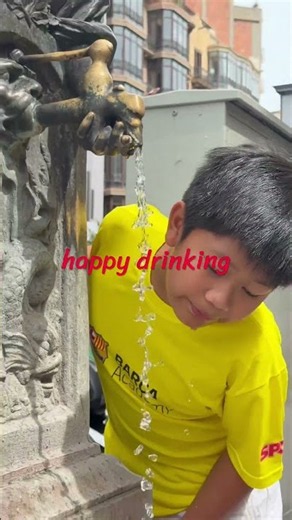 Drinking Walking #trending #trendingshorts #lifeisbutadream