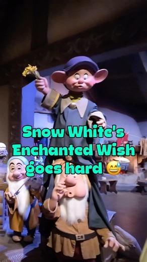 Why is the Evil Queen still terrifying even as an adult? 🫣😅 #snowwhite #fantasyland #disneyland