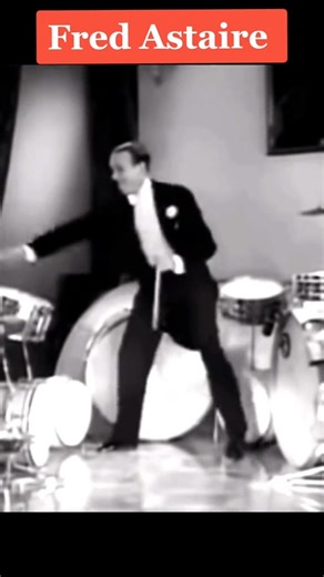 "Comedy gold: Johnny Carson vs. unpredictable guests!" 🤣🤣#deanmartin #chuckconnors #petesclassics #nicetoremember #erinnerung | Johnny Carson Lovers