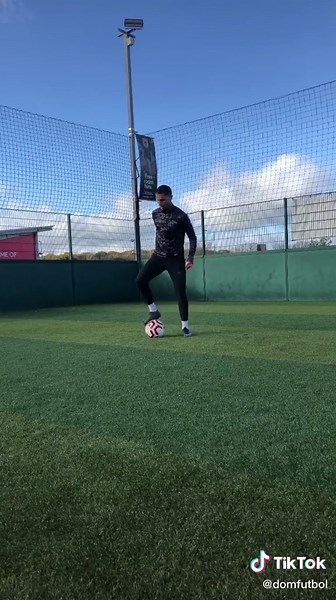 Fast Feet⚡️#tekkers #soccerskills #footballskills #fastfeet