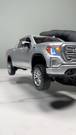 Mael7 on Instagram: "Now working on a 1/24 Diecast Sierra 1500 SLT Silver Metallic! 🔥🔥#gmcsierra #gmc"