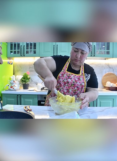 Grandma Making Crispy Custard Doughnuts | Countryside Chef
