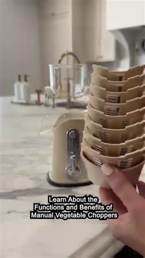 Manual vegetable choppers help simplify food preparation with efficient cutting designs and easy-to-clean components. Learn about the functions and benefits of manual vegetable choppers | Pineapple Zone