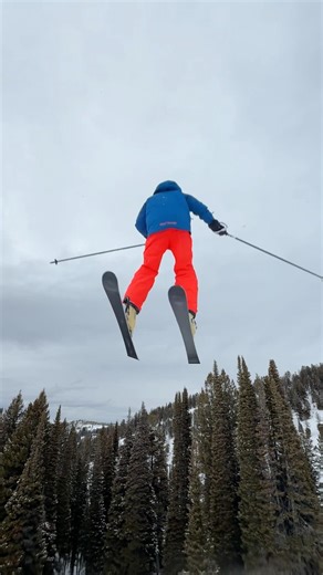 Please I haven’t gotten new subs in DAYS #skier #justsayin #skiingstunts #skiseason #skifree #ski