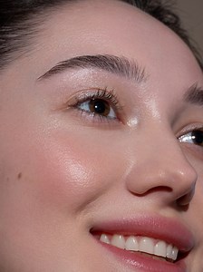 I’m Constantly Dealing With Clogged Pores—Dermatologists Suggest These 3 Solutions