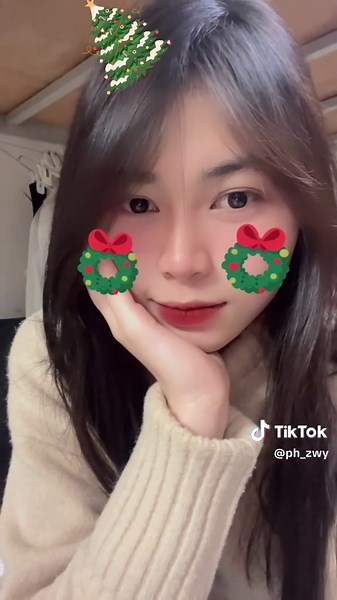 Whose Christmas tree? #fyp #viral #noel#filterinstagram