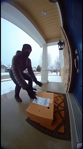 Smart Doorbell Deters Thief with Exploding Dye Pack #viralvideochallenge #funnyreels #fyp #Package #fblifestyletyle #pirates #facebookreels #contentcreatorjourney #fypchallenge #funnyreactions #foryou #contentcreator #viralreelschallenge | Dastaan e Rahgeer