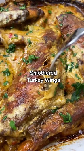 Smothered Turkey Wings Recipe for Comfort Food Lovers