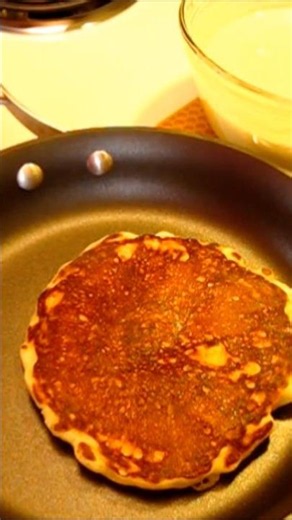 Homemade BUTTERMILK PANCAKES 😋 So YUMMY 🤩 #food #cooking #oldfashioned #pancake #recipe #tutorial