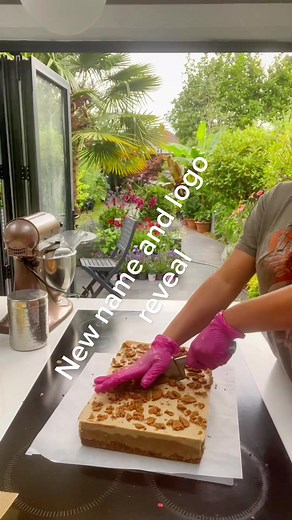 Sugar Mama's Cake Shop Logo Reveal