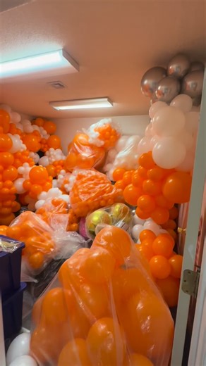 ✨ONE VENDOR✨ It’s the dream of every event planner, venue, and party host! We are making life easier as Knoxville’s one stop shop for balloons, marquees, and event design. 🥂 Knoxville balloons, event decor knoxville, marquee letters knoxville, balloon garland, decor inspo, decor ideas, event decor, vendor | Balloons & Co TN