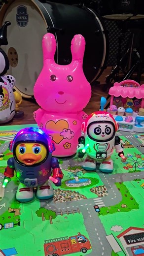 robot panda baby bus, balon loopy dan bebek astronot mau jajan es krim