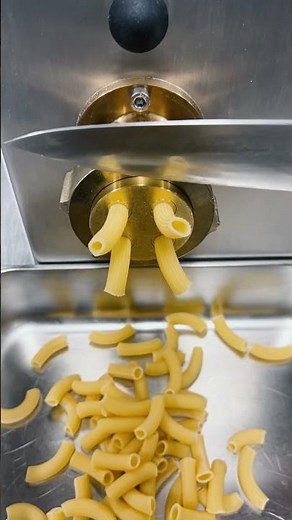 This Machine Makes Perfect Penne 🍝 | Aldo Cozzi PC 70