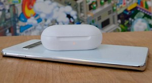 How to fix Galaxy S10 wireless charging not working | easy solutions for wireless stopped working issue – The Droid Guy