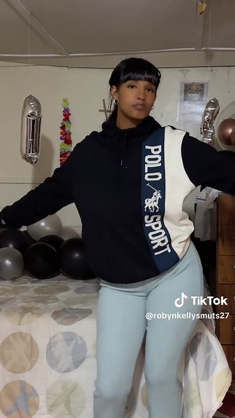 Expressive Finger Dance and Dance Routine with Robyn Kelly