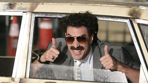 „Borat 2“ auf Prime Video: Film sorgt für Ärger – Holocaust-Überlebende reicht Klage ein