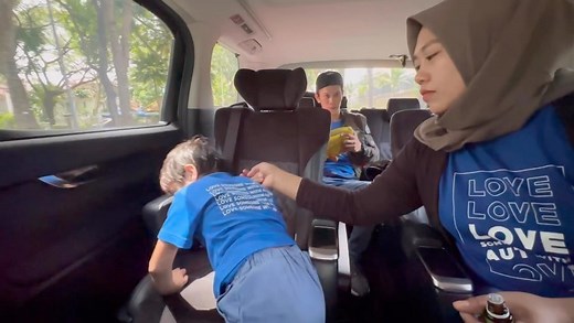 cara untuk tenangkan budak autisem🥰 #MuhammadArRayyanRamli #CEOlala #ArRayyanRamli #ArRayyanHijrah #Autism #autismkids #autismawareness#autismmalaysia #DatinNorhafizahSaad #founderarrayyanhijrah #PenerajuAlquranTagging #AlQuranTagging#fyp #fypシ #fypviral #fypmalaysia#foodies #viralmalaysia #videoviral | Nor Hafizah saad