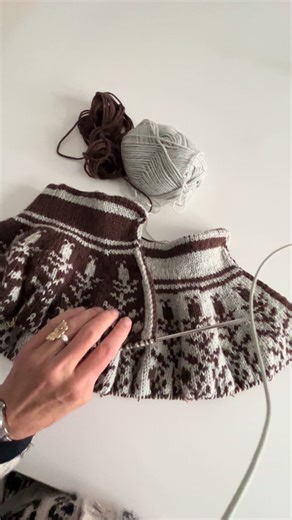 Benefits of Double Knitting: Warmth and Reversibility