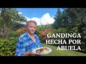 Grandma shows us how to prepare gandinga