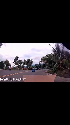 42K views · 60 reactions | Sender: " kalibangun ang Driver sa vios Solid double yellow lane + Curve + kasugat = hapit na GG " #davaoidiotdrivers | Davao Idiot Drivers 2.0 | Facebook