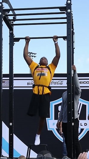 432K views · 4.3K reactions | Most pull ups in one minute with a 80 lb pack: 23 by Anthony Robles  | Guinness World Records | Facebook
