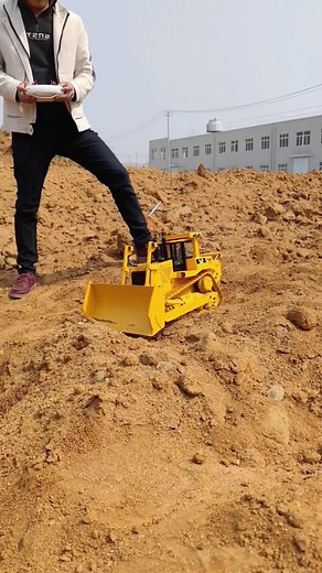 How powerful do you think this remote control bulldozer can be?#hydraulic #rctoy #amazing #models #remotecontrol #mini